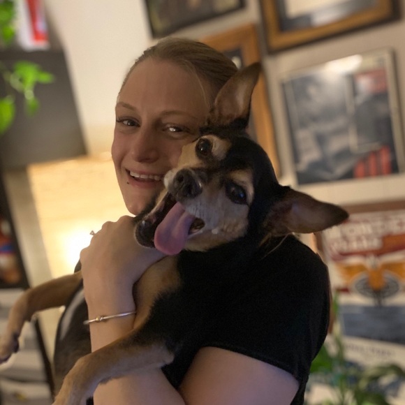 Meet your Posher! - Picture 4 of 4